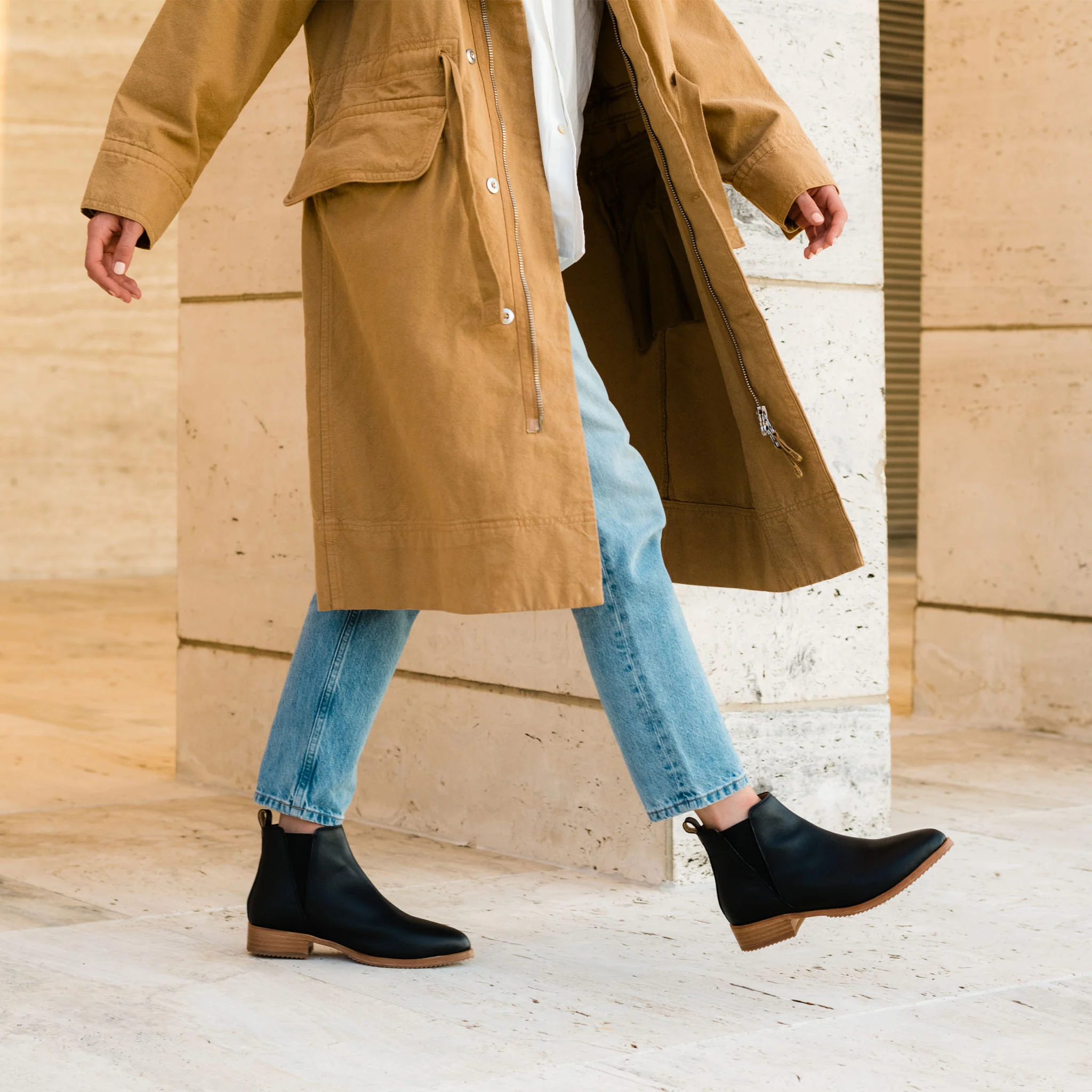 Eva Everyday Chelsea Boot Black - Image 12